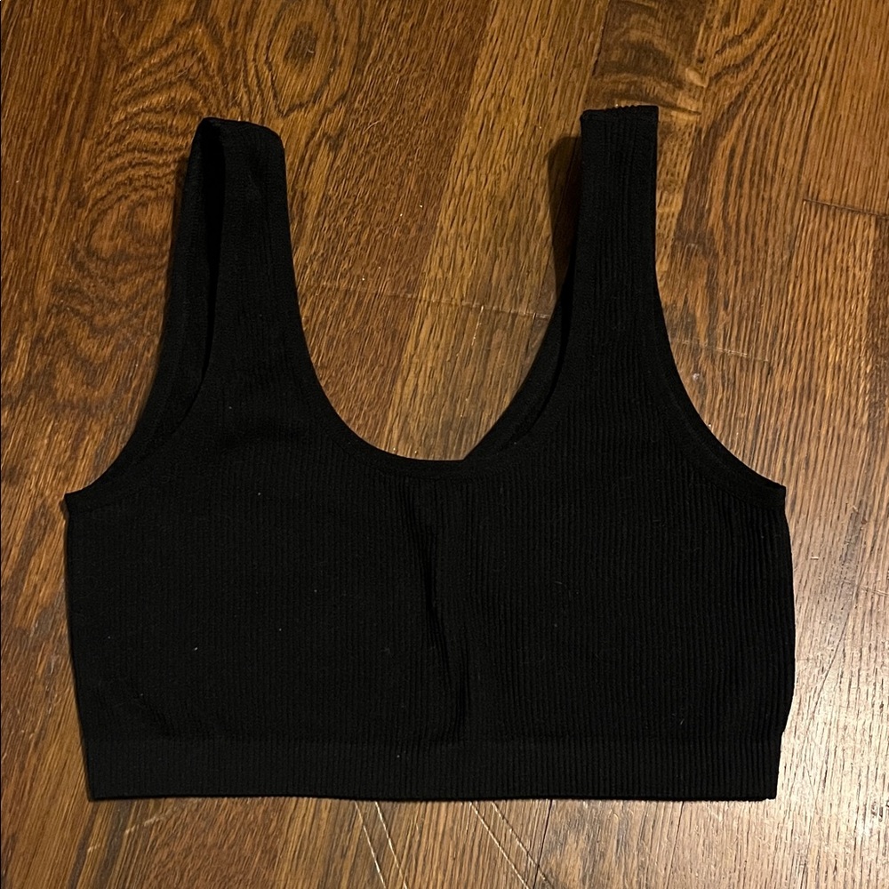 Colsie Black Sleeveless Crop Top